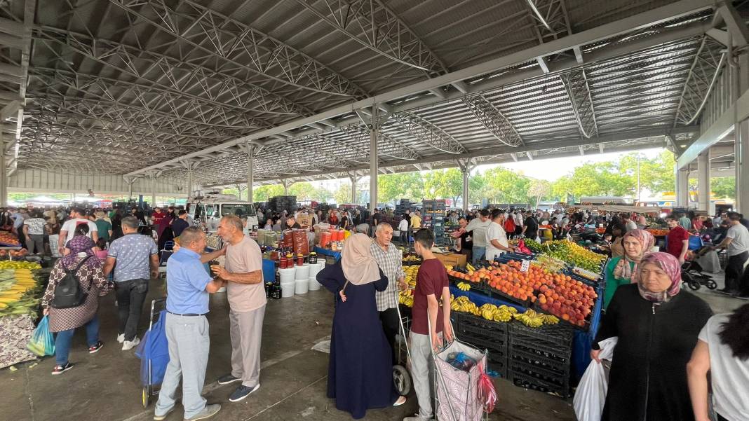 Konya’nın ünlü pazarında kışlık yoğunluğu 2